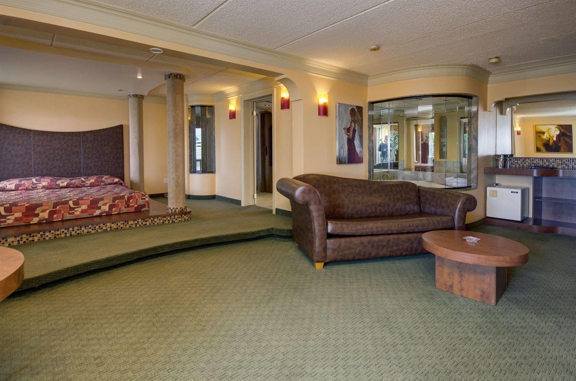 Motel Labarre Longueuil Exterior photo